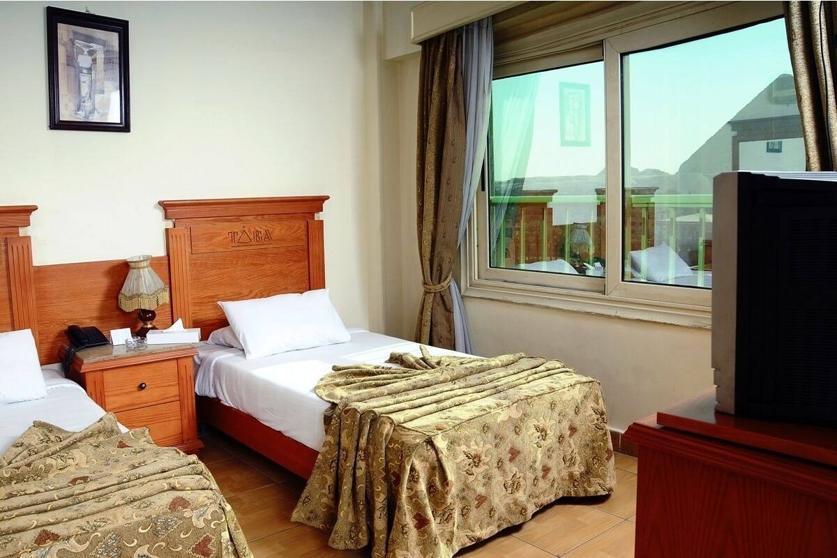 Standard Room | Egyptian cotton sheets, minibar, blackout drapes, cribs (free)