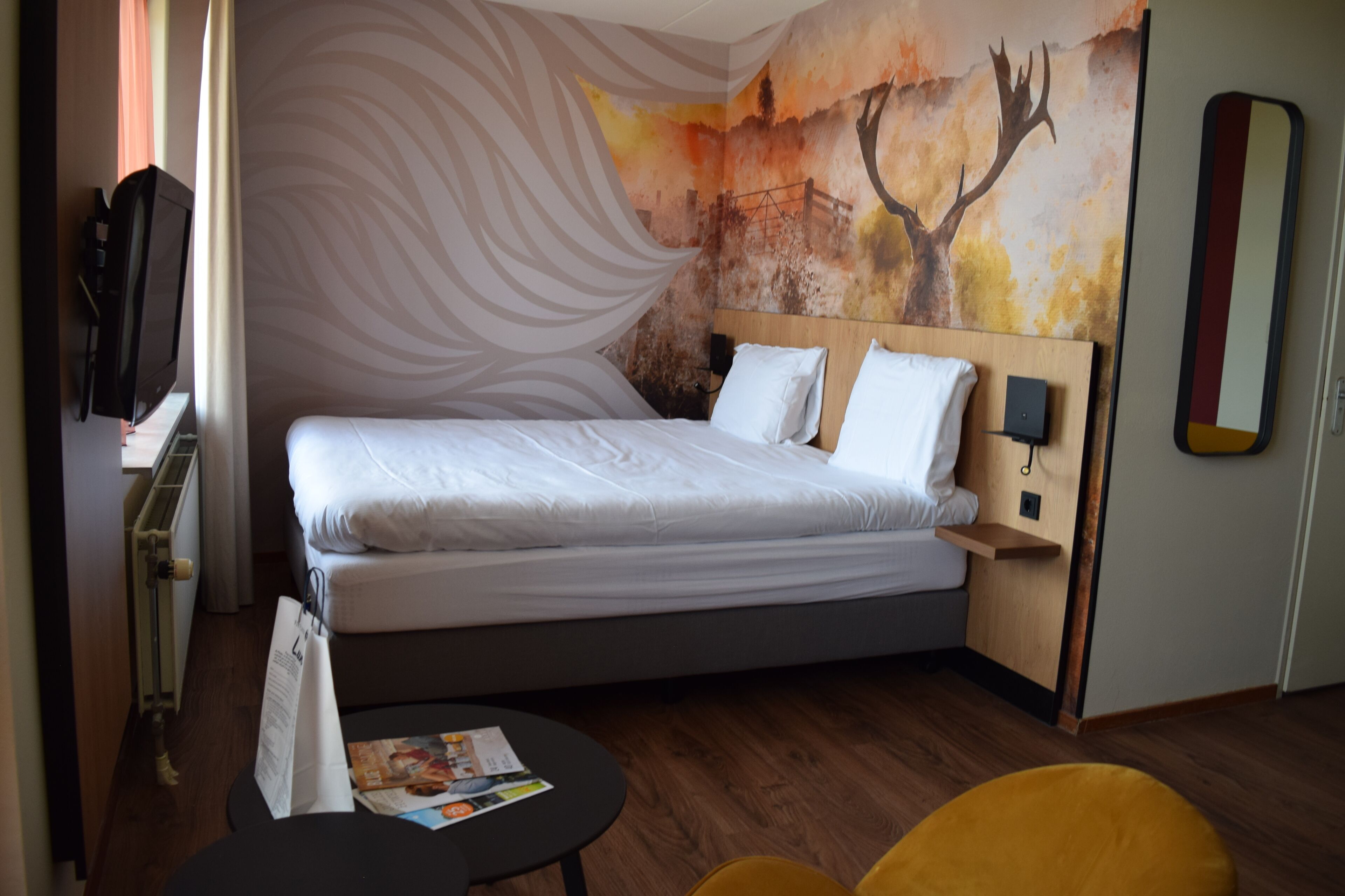 standard double room | 1 bedroom, in-room safe, desk, cots/infant beds