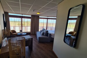 Suite | Een kluis op de kamer, een bureau, babybedden (toeslag), gratis wifi