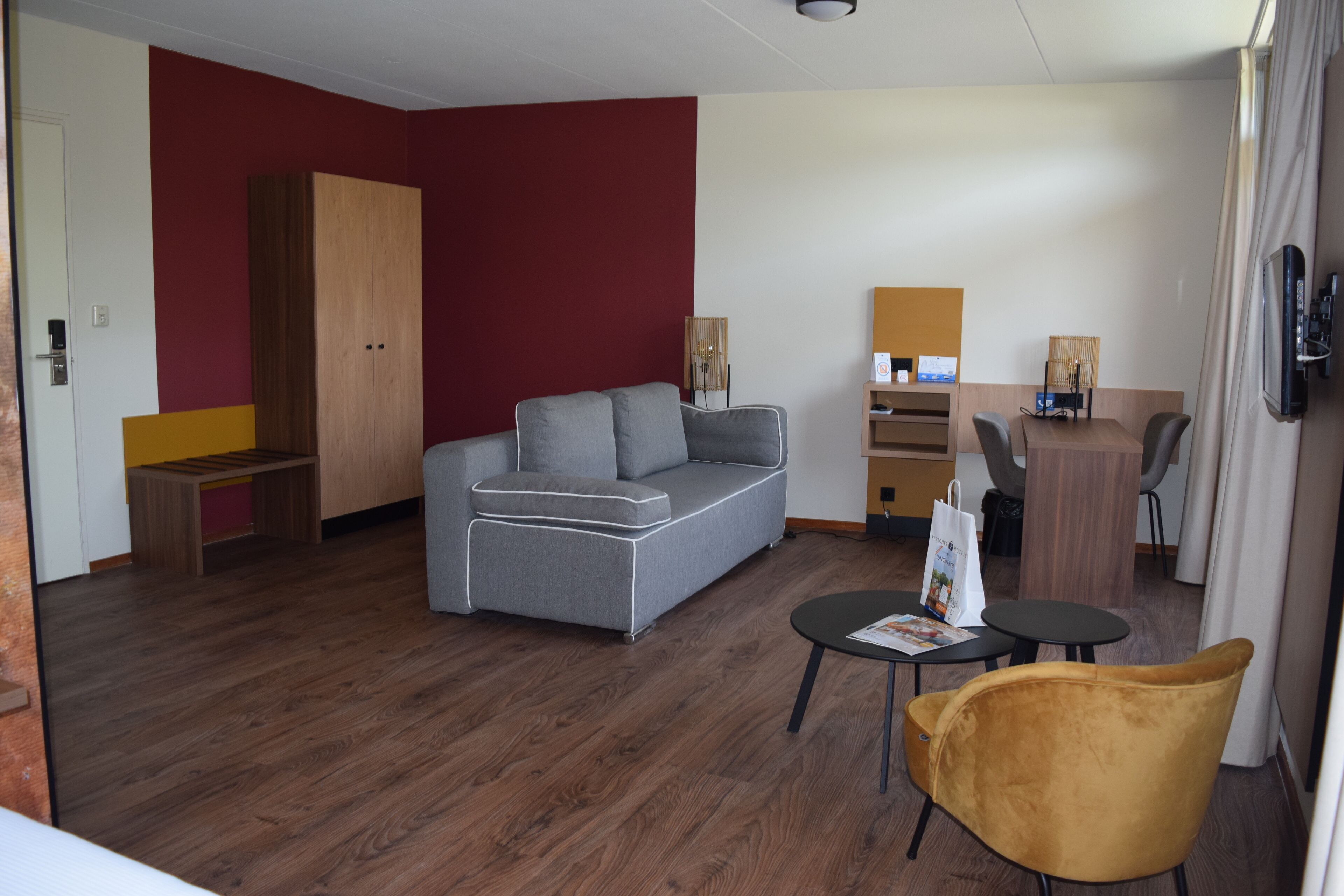 1 bedroom, in-room safe, desk, cots/infant beds