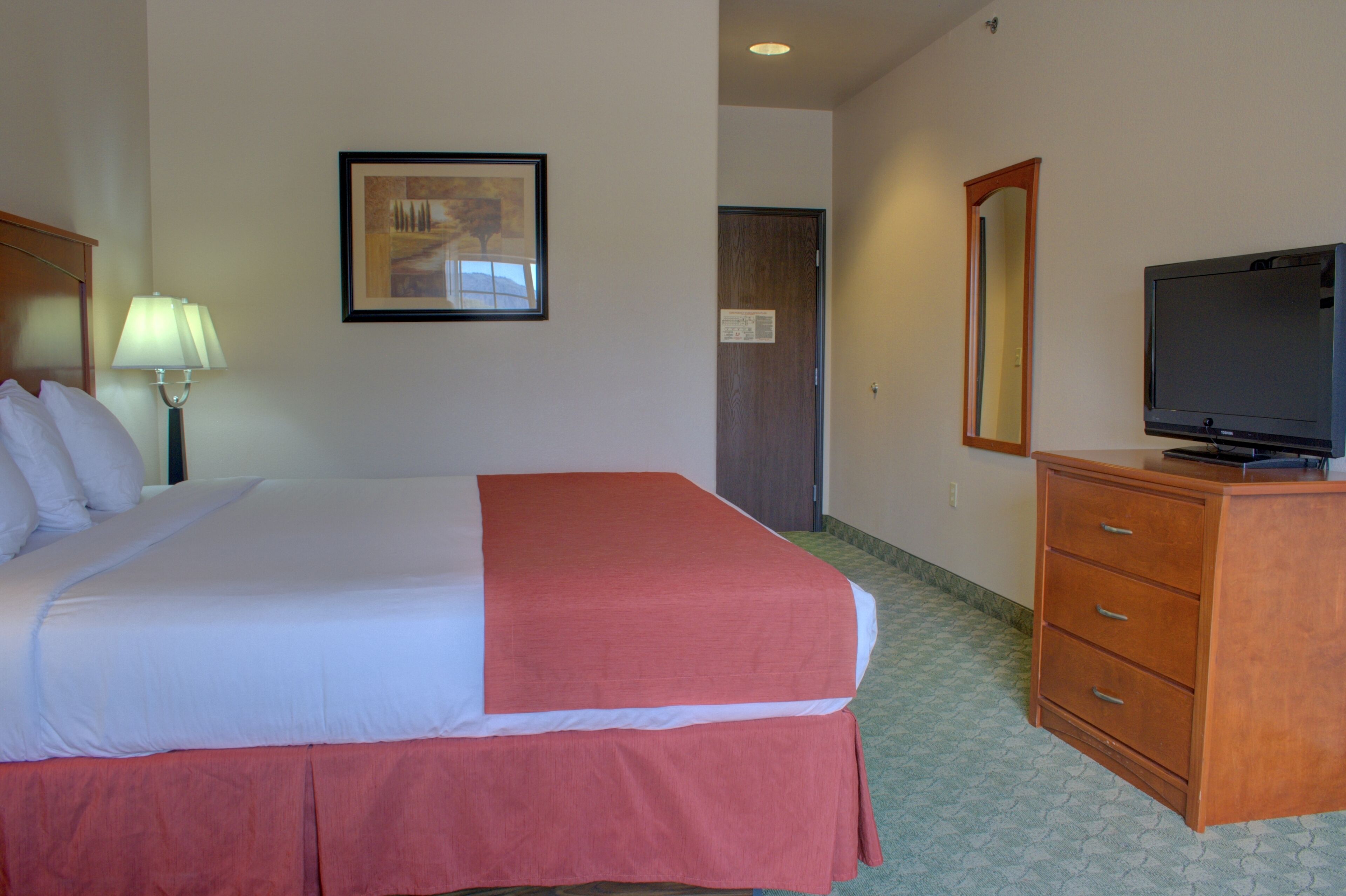 deluxe room | laptop workspace, blackout curtains, iron/ironing board