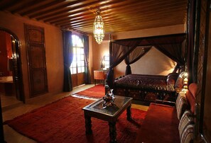 Senior Suite | Minibar, in-room safe, individually decorated, free cribs/infant beds - Kasbah Dar Ilham (Marrakech)