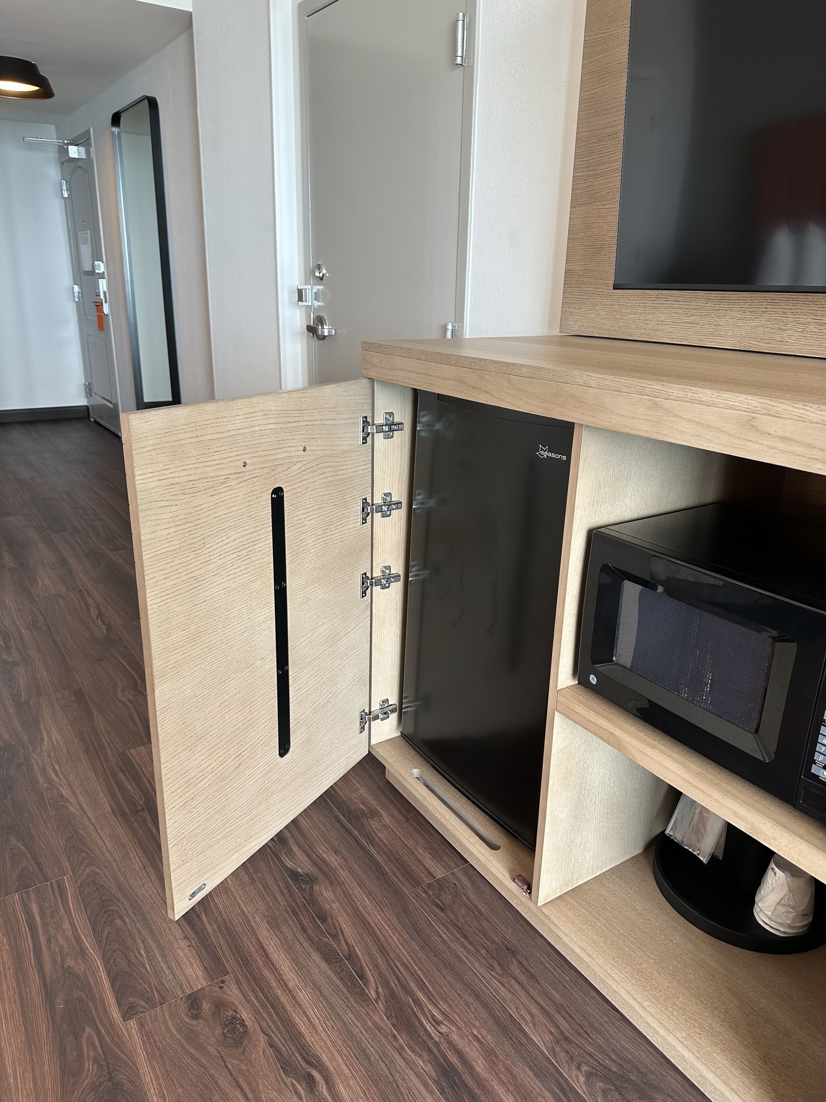 oceanfront, 2 queen beds, 1 sofa bed, renovated | hypo-allergenic bedding, desk, blackout curtains, iron/ironing board