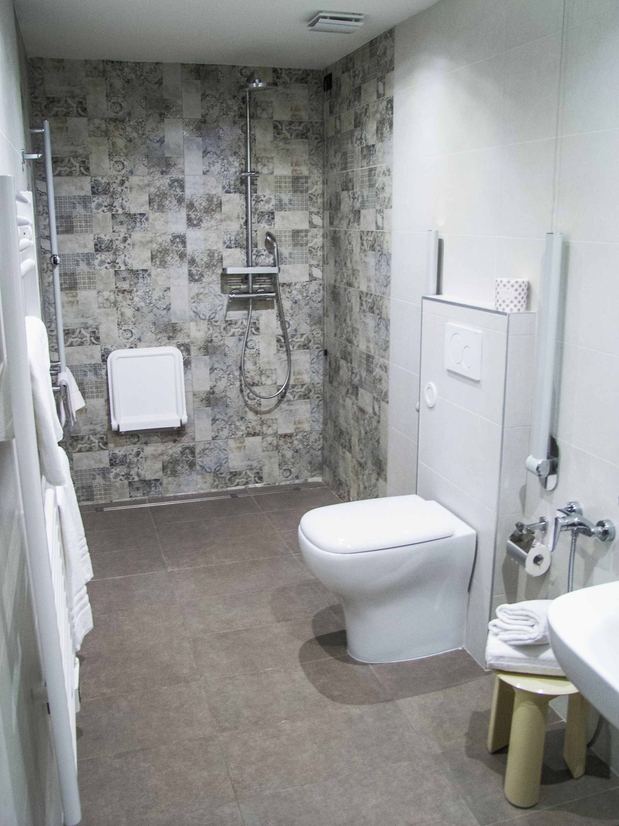 double or twin room | bathroom | shower, rainfall showerhead, free toiletries, hair dryer