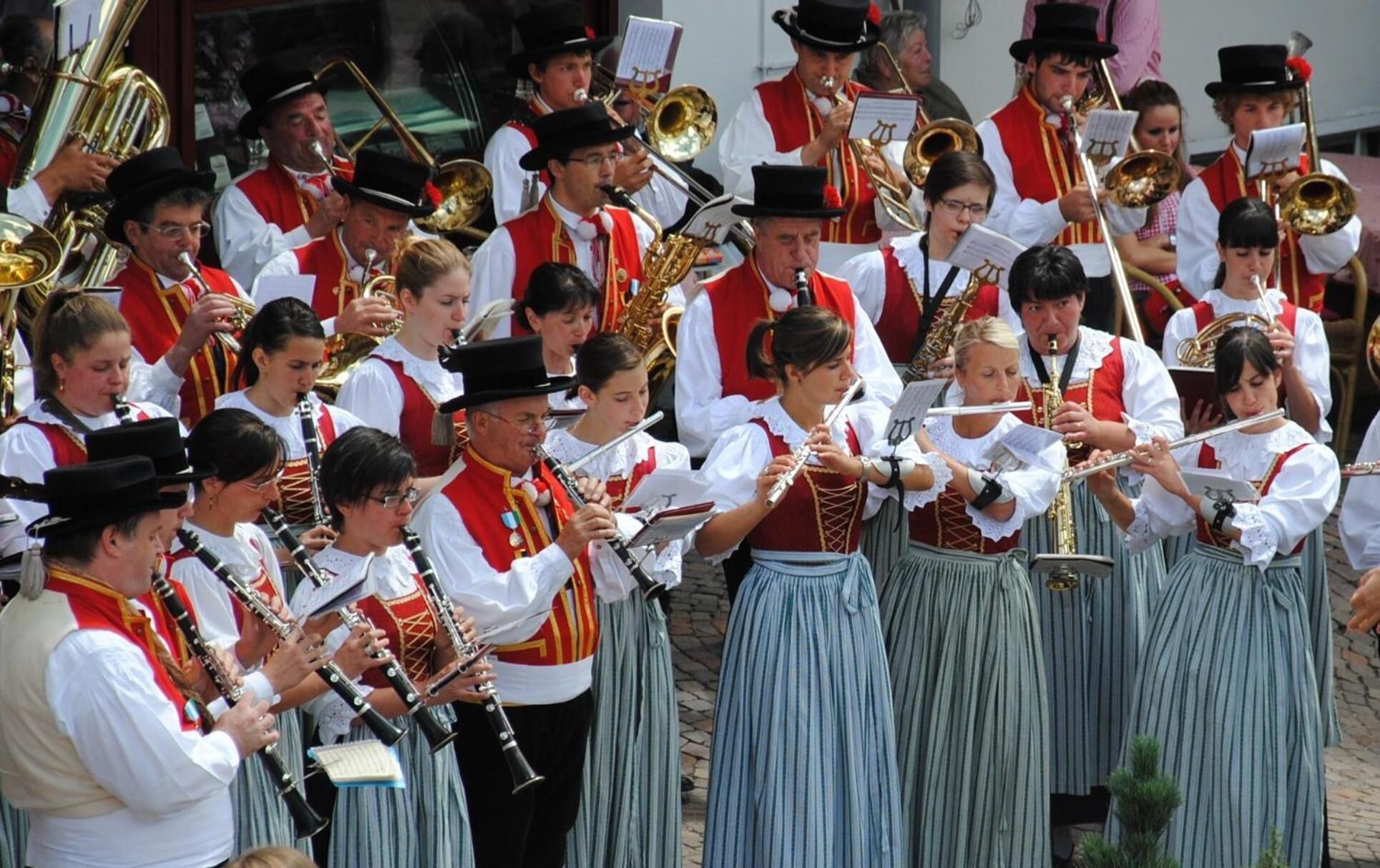 outdoor banquet area