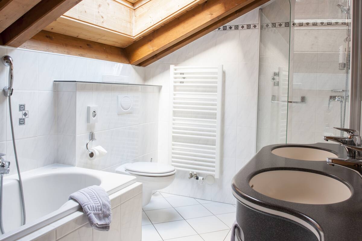 superior double room, mountain view | bathroom | free toiletries, hair dryer, towels