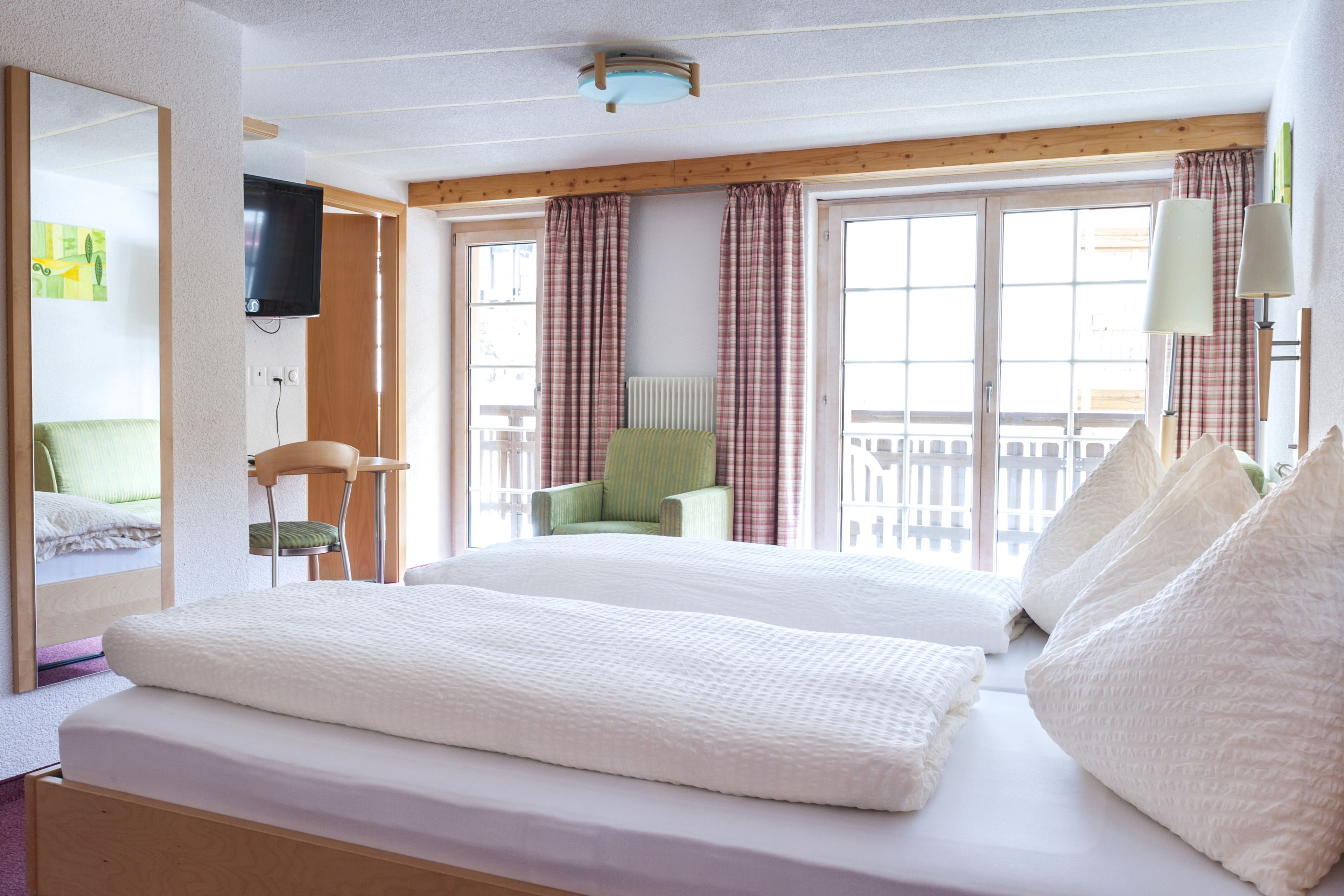 double room (south) | down duvets, in-room safe, desk, blackout curtains