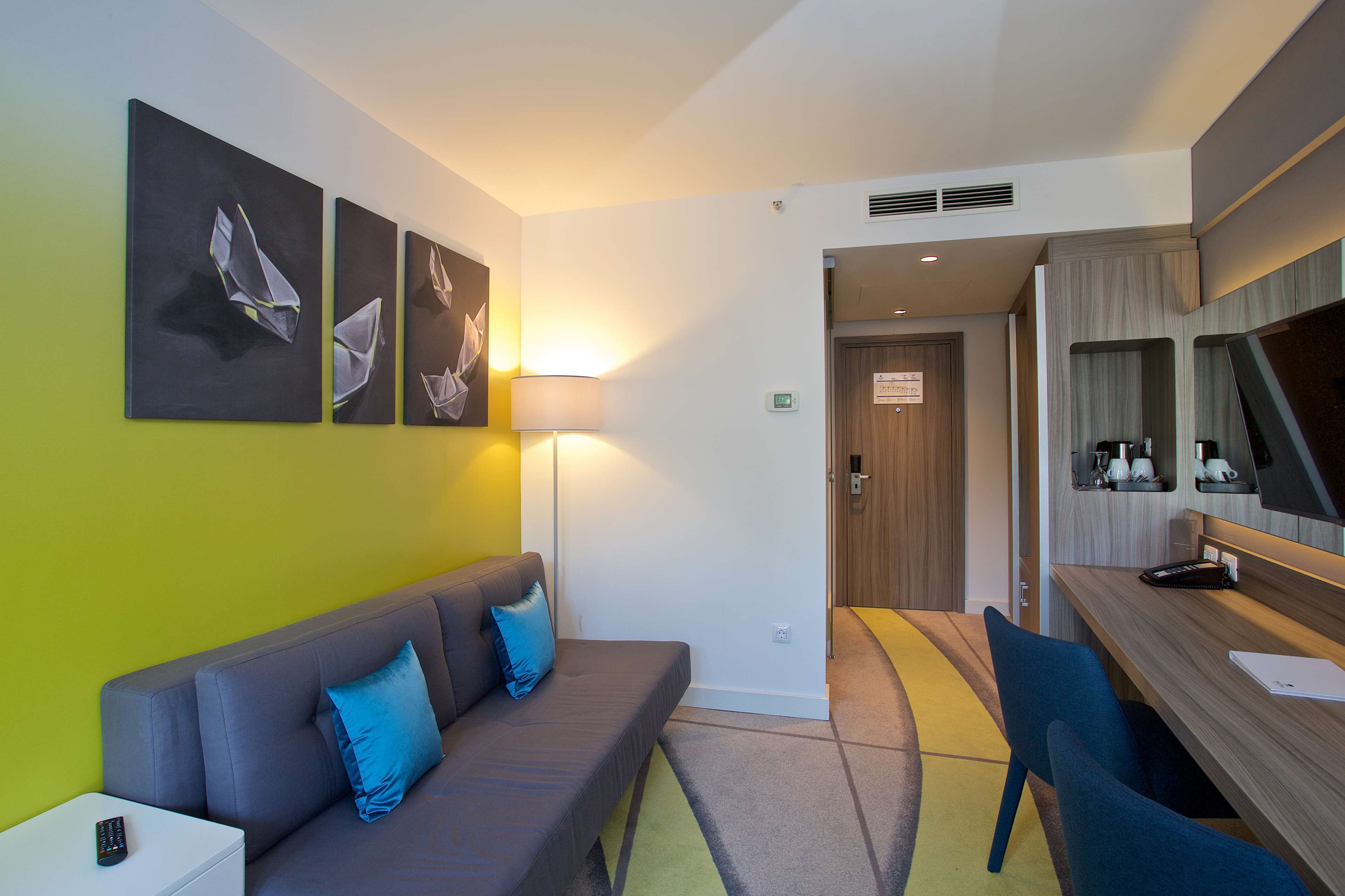 minibar, in-room safe, desk, blackout curtains