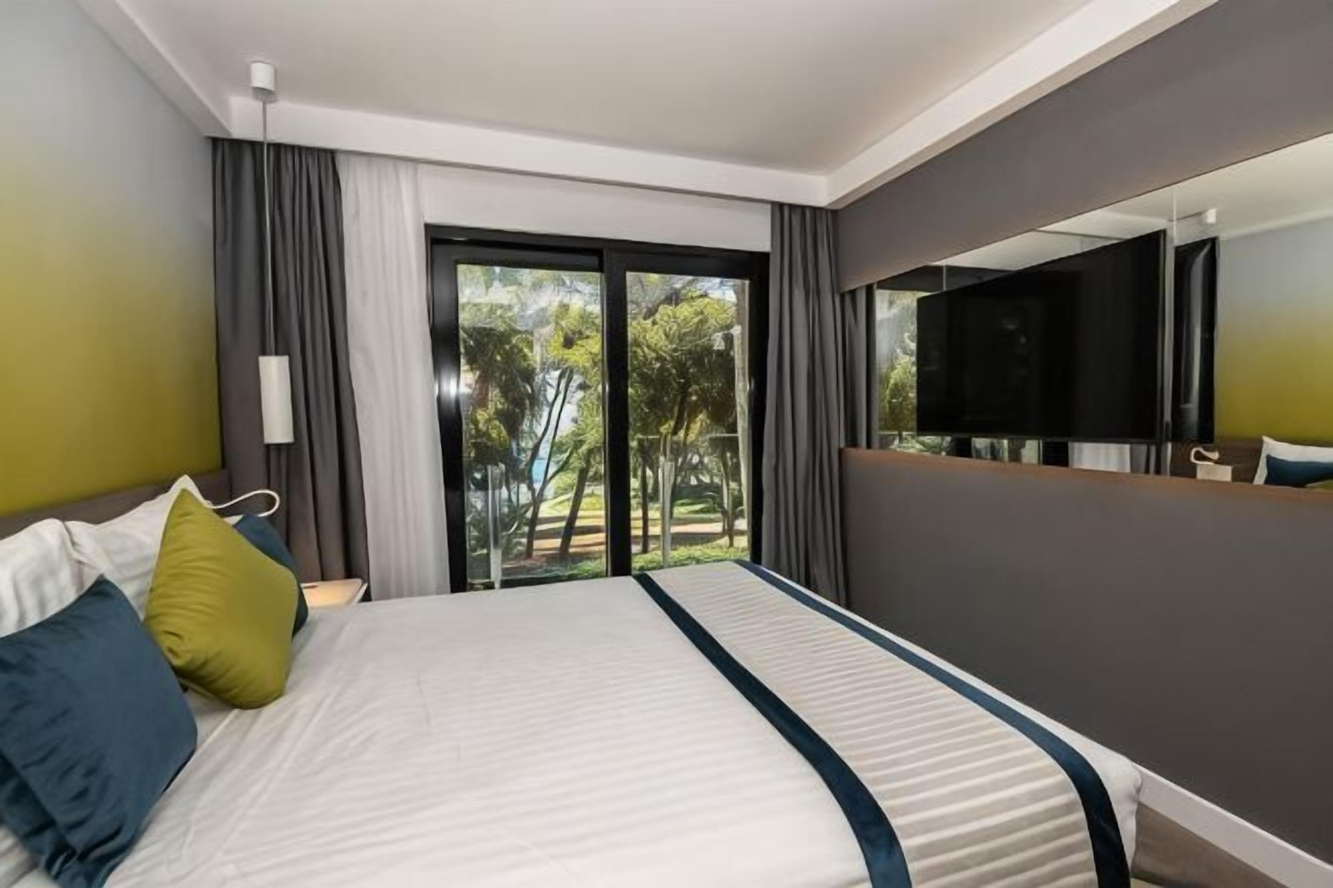 Minibar, in-room safe, desk, blackout curtains