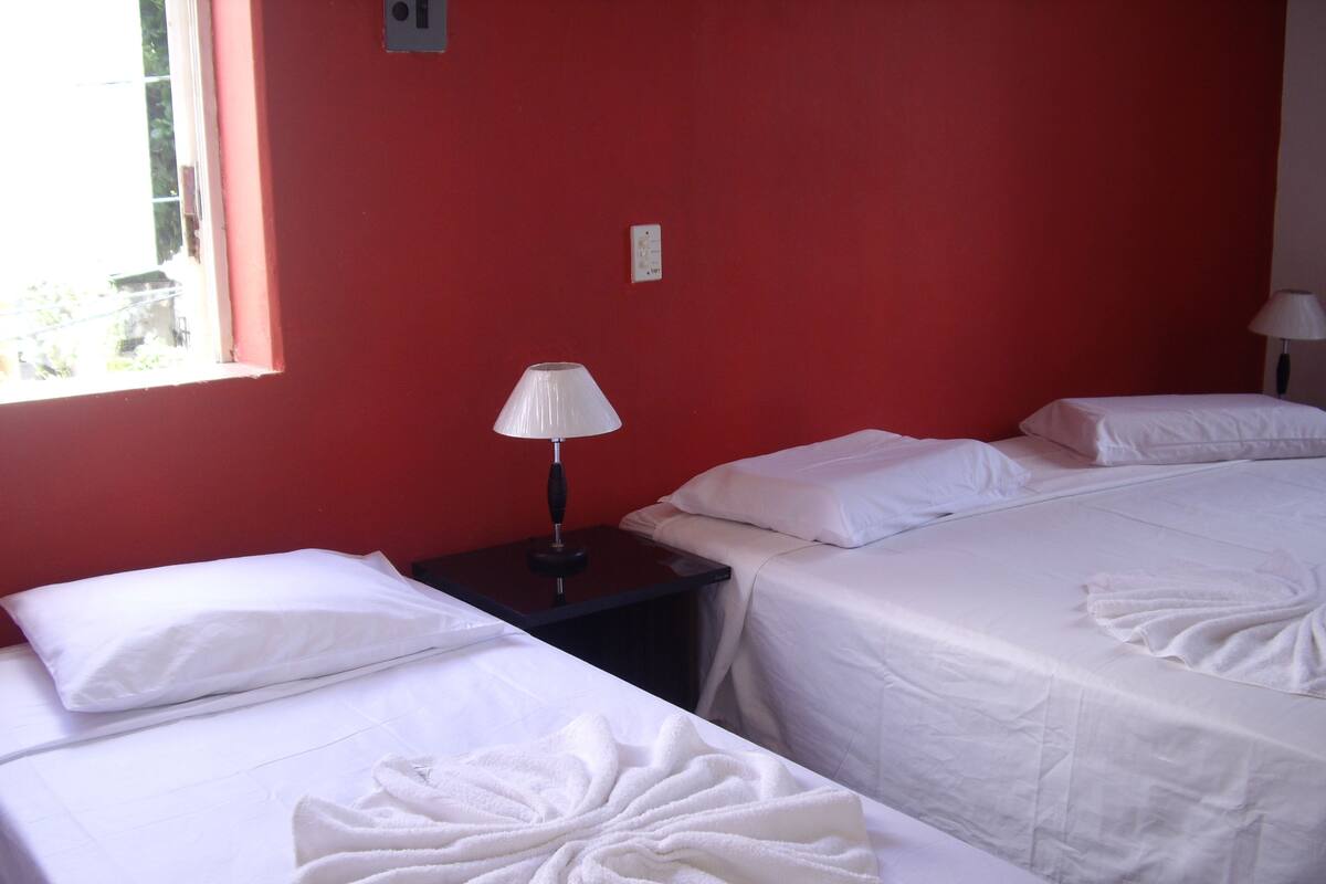 Minibar, in-room safe, WiFi (free)