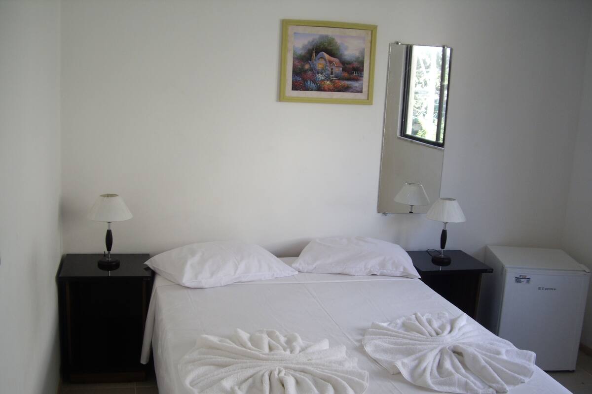 Minibar, in-room safe, WiFi (free)
