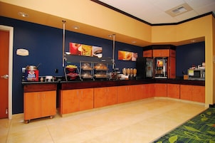 Desayuno continental gratuito y diario