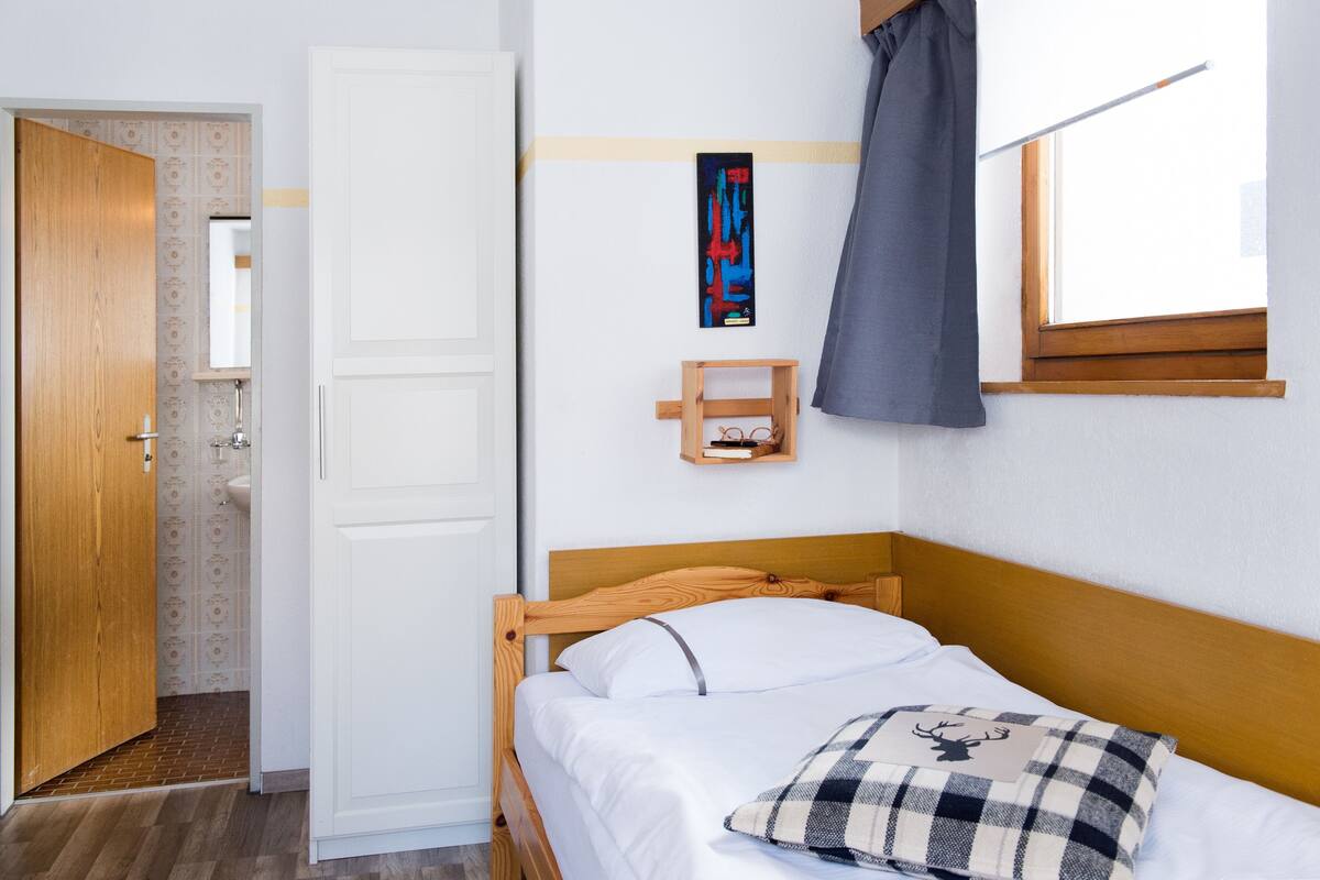 single room | in-room safe, desk, blackout curtains, iron/ironing board