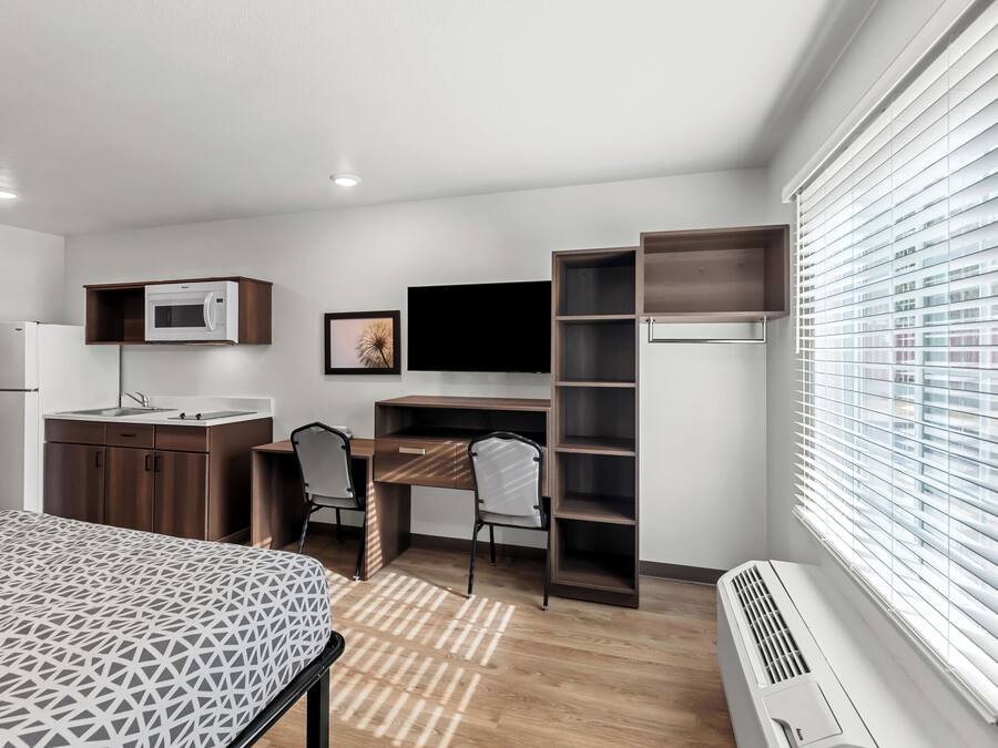 Standard Room, 1 Queen Bed, Non Smoking