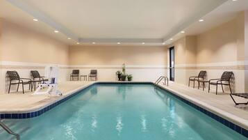 Indoor pool, pool loungers