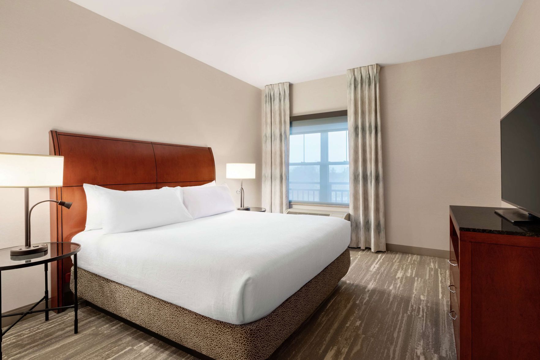 Select Comfort beds, minibar, desk, blackout drapes