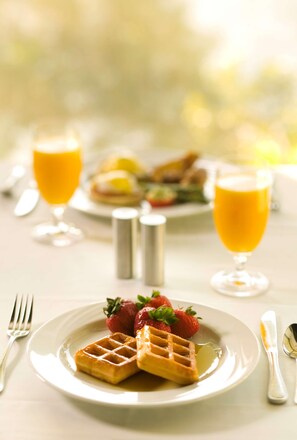 Daily cooked-to-order breakfast for a fee