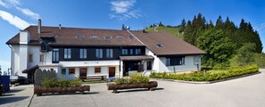 Exterior - Hotel La Clef Des Champs (Val-de-Ruz)