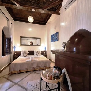 Superior Double Room | 1 bedroom, premium bedding, Select Comfort beds, in-room safe - Riad Dar El Grably (Marrakech)