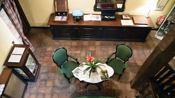 Àrea amb seients del vestíbul