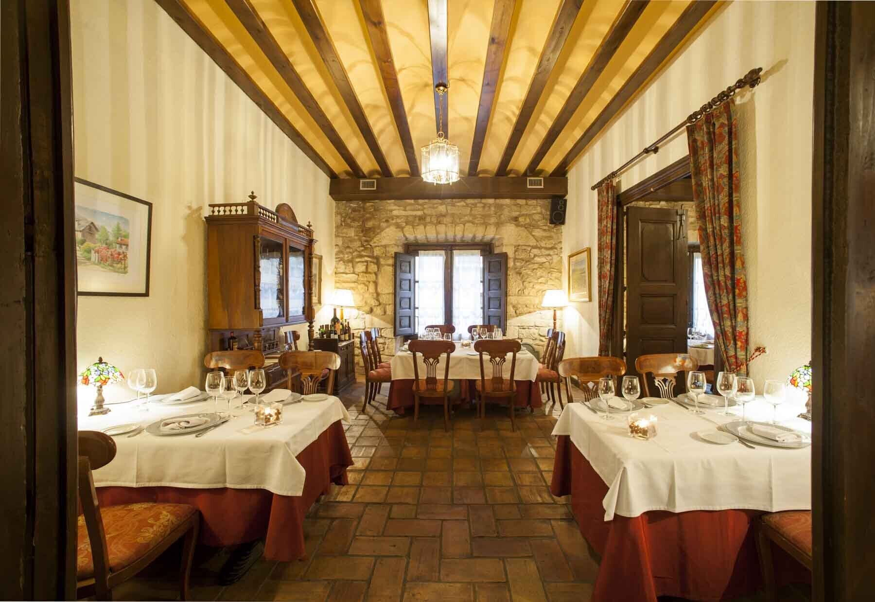 2 restaurants, Regional cuisine