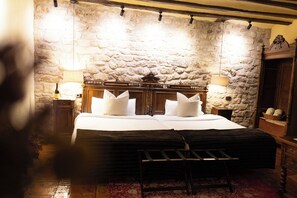 Superior Room, 1 Bedroom (Extra Bed) | Desk, blackout drapes, soundproofing, bed sheets