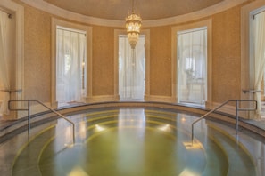 2 piscines extérieures, tentes de plage, parasols de plage