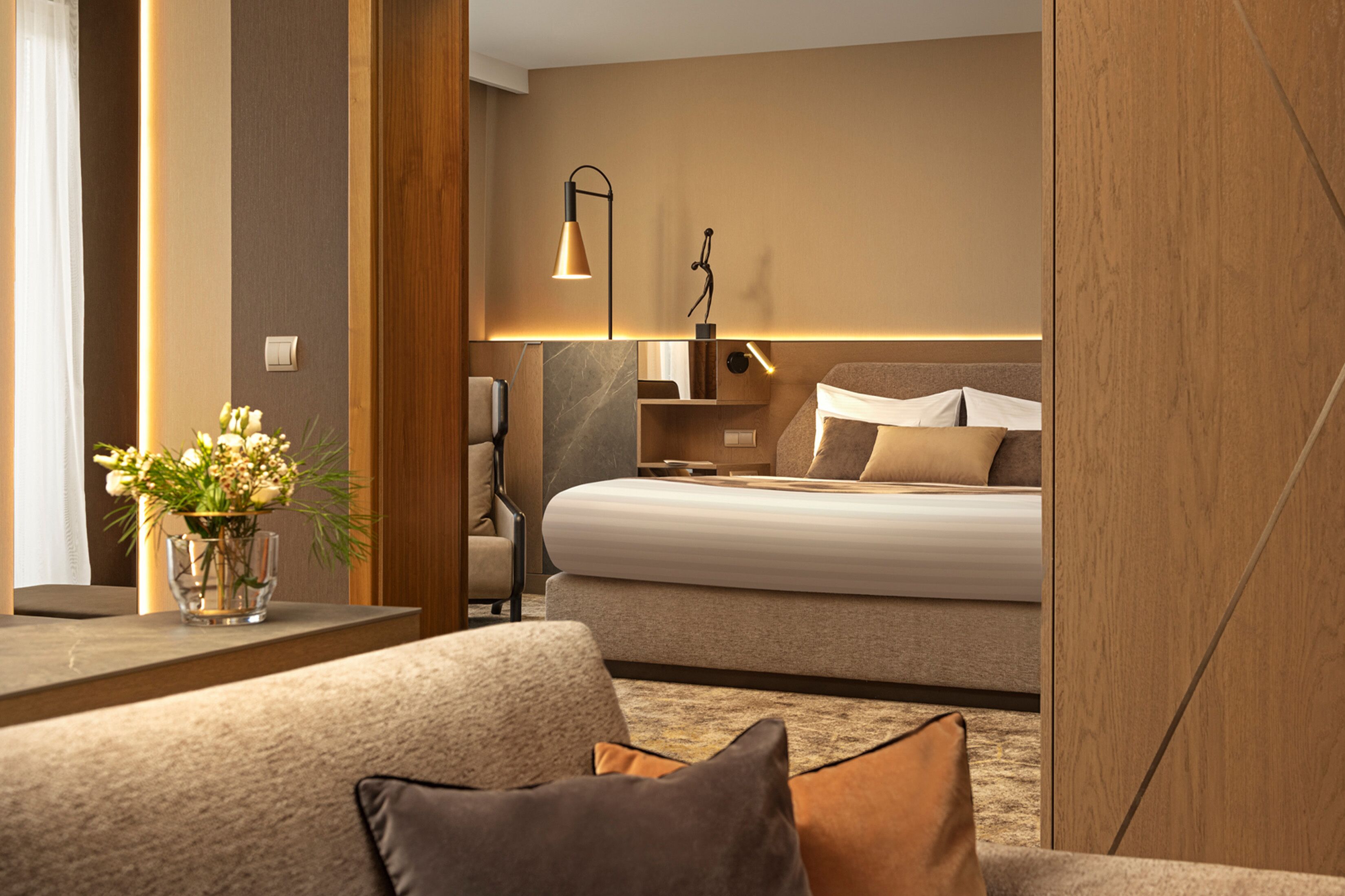 minibar, in-room safe, desk, free wifi