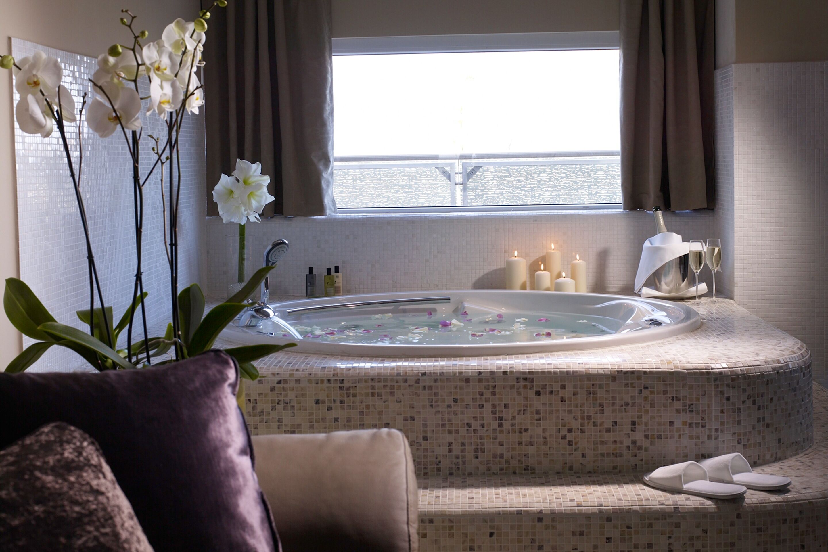 king suite | private spa tub