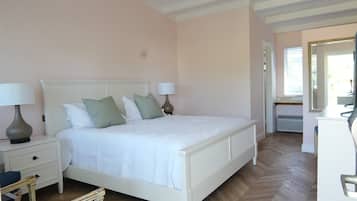 Habitación estándar, 1 cama de matrimonio grande | Escritorio y wifi gratis