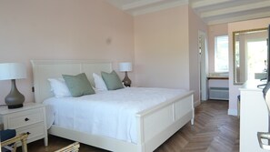 Habitación estándar, 1 cama de matrimonio grande | Escritorio y wifi gratis