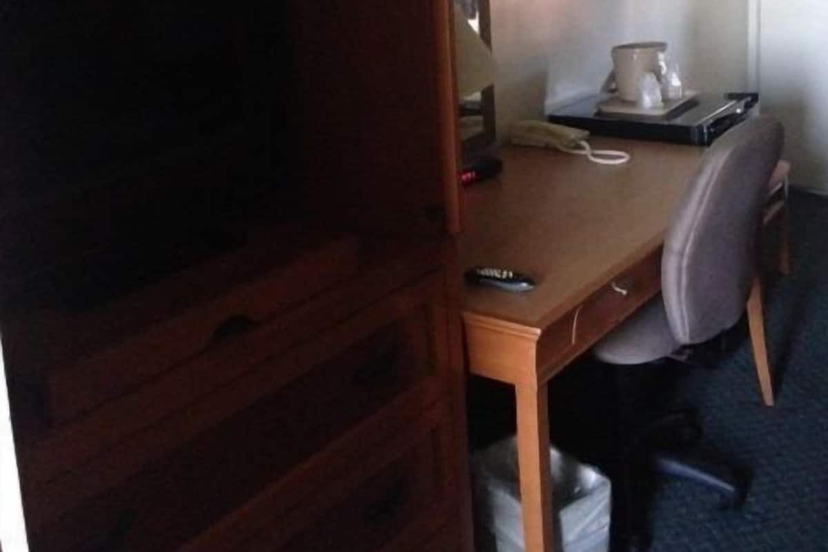 Schreibtisch, kostenloses WLAN