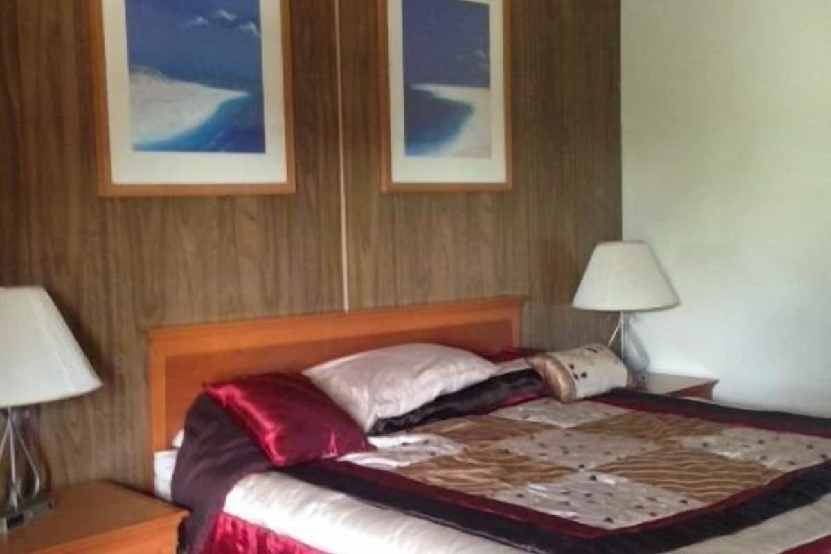 standard room, 1 king bed | desk, free wifi