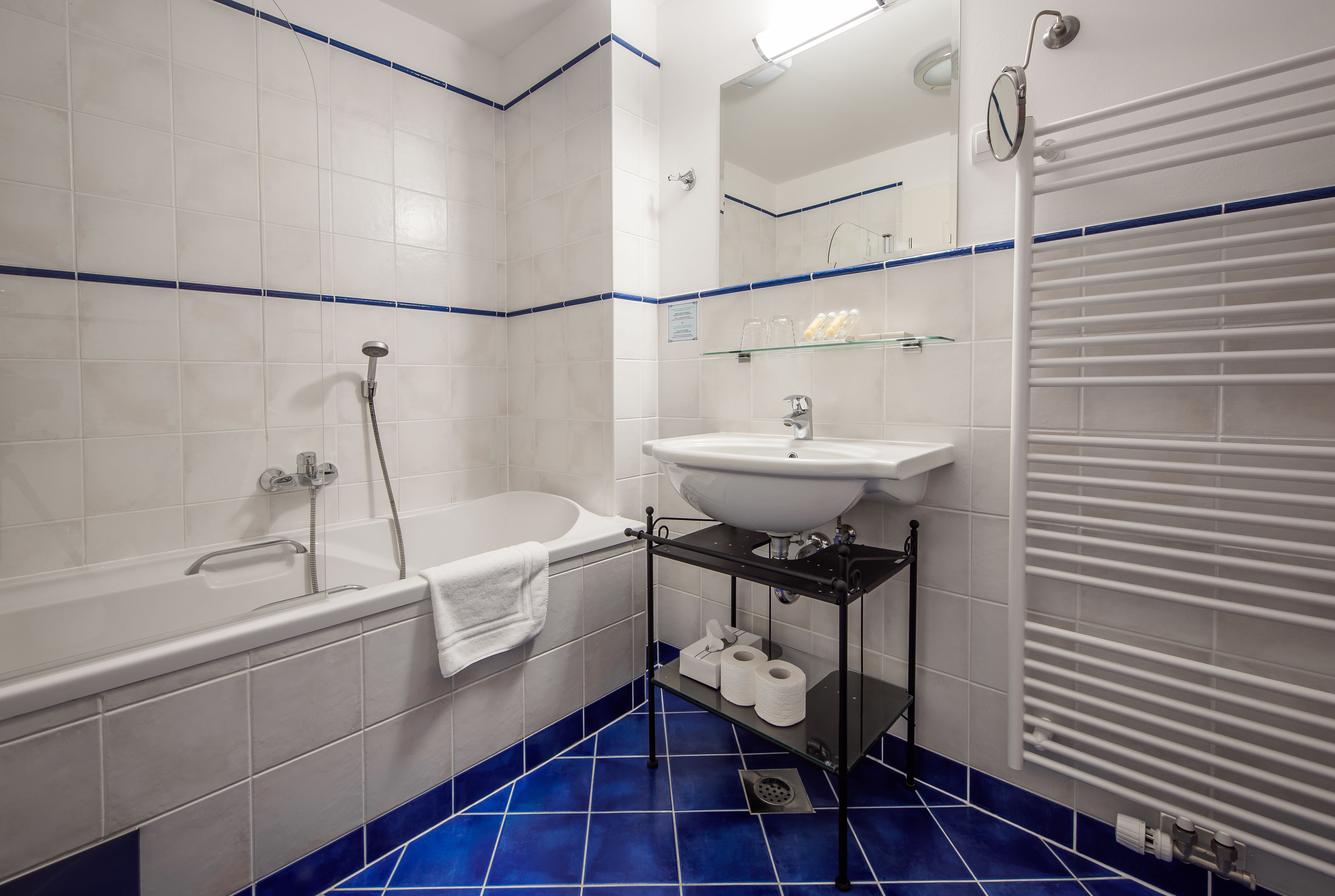 basic room | bathroom | hair dryer, bathrobes, slippers, towels