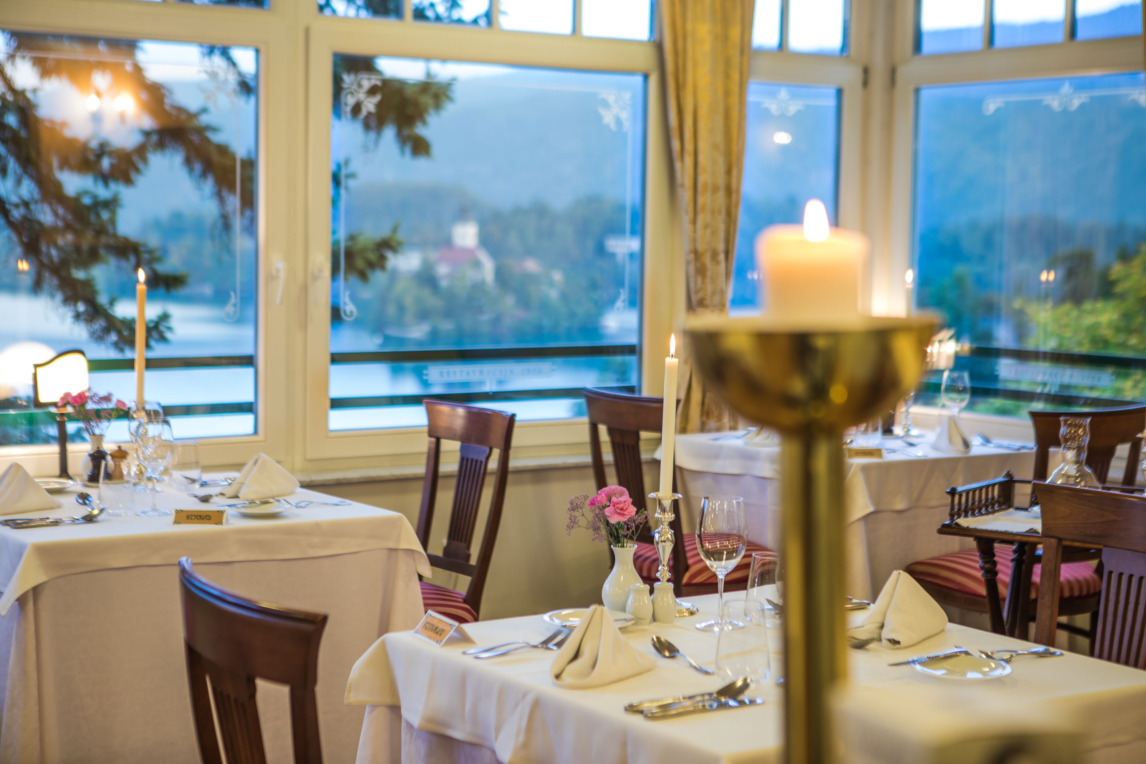 breakfast, lunch, dinner served; garden views