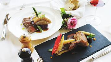 Thức ăn và đồ uống