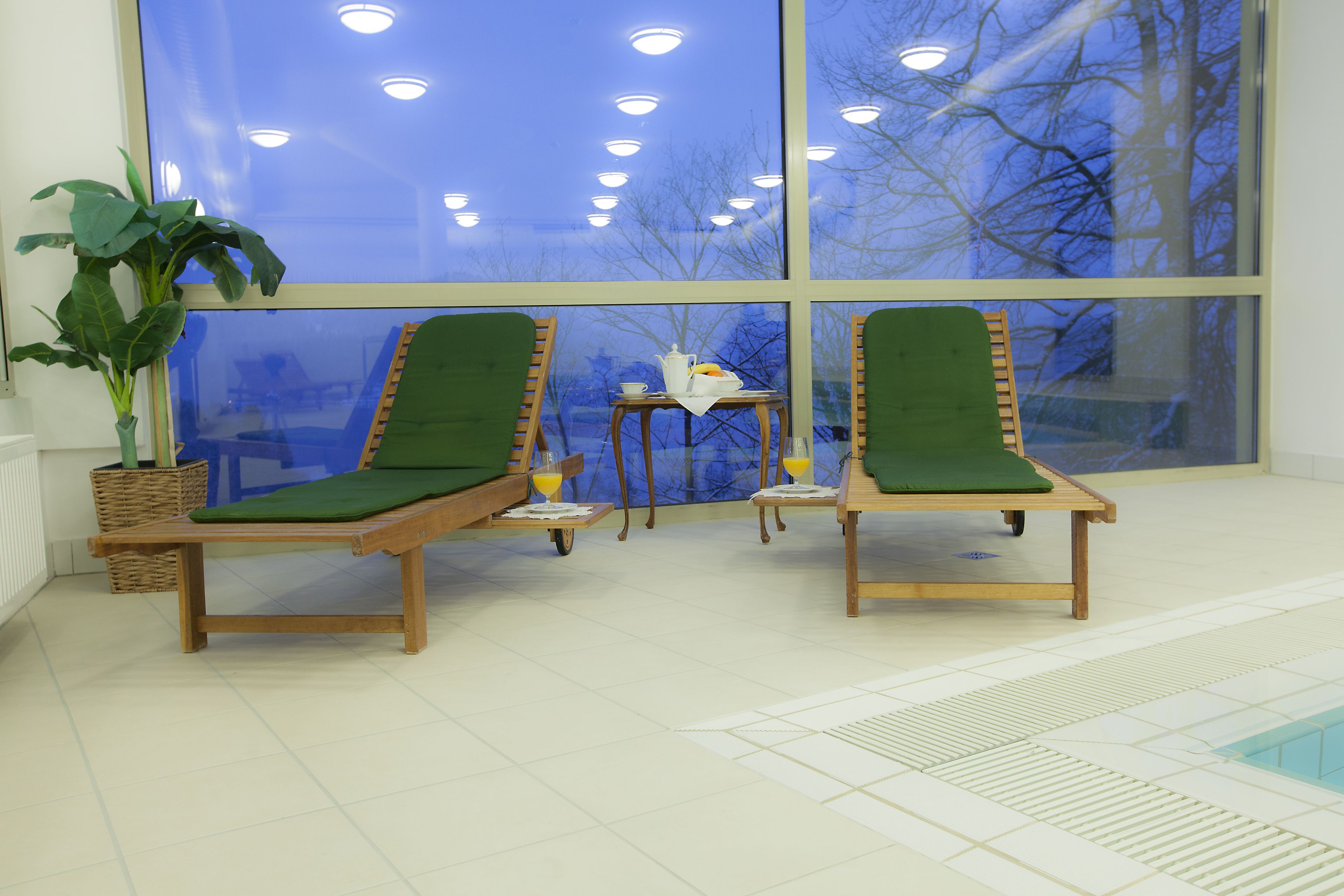 indoor pool, pool loungers