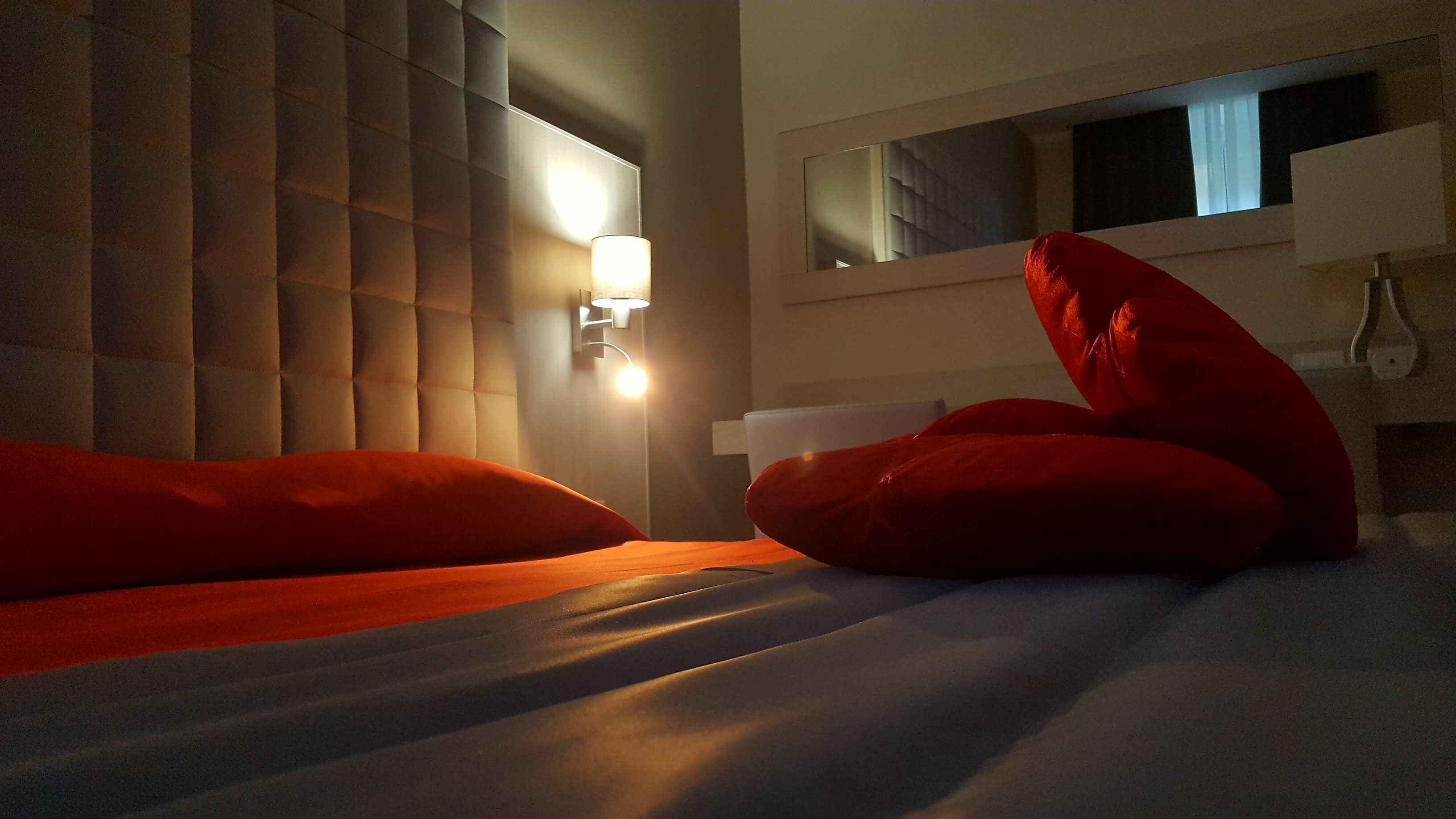 junior suite, 1 queen bed, non smoking | premium bedding, down duvets, minibar, in-room safe