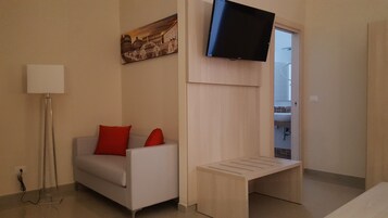 Junior-Suite, 1 Queen-Bett, Nichtraucher | Hochwertige Bettwaren, Daunenbettdecken, Minibar, Zimmersafe