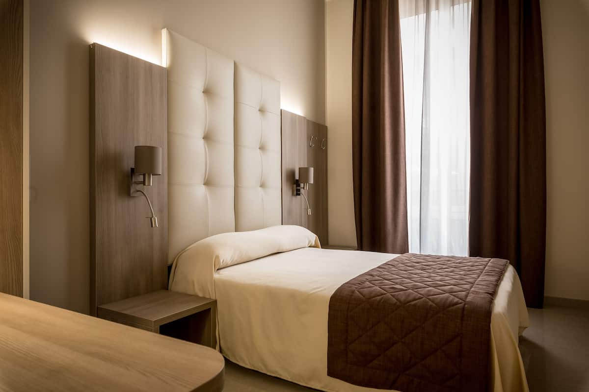 Hochwertige Bettwaren, Daunenbettdecken, Minibar, Zimmersafe