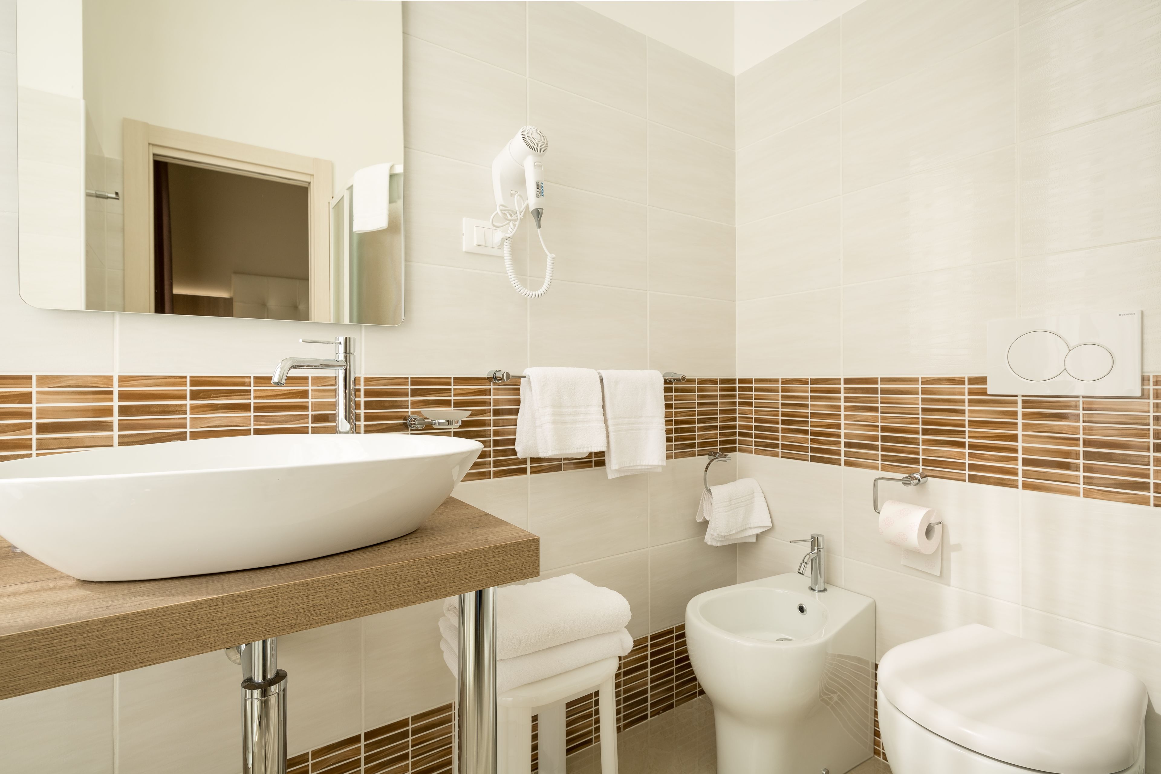 shower, free toiletries, hair dryer, bidet