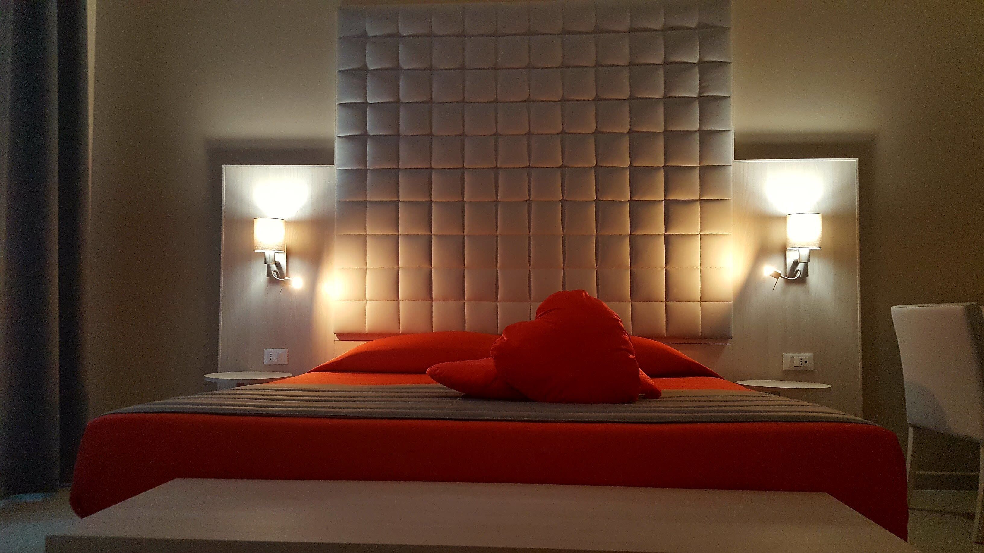 junior suite, 1 queen bed, non smoking | premium bedding, down duvets, minibar, in-room safe