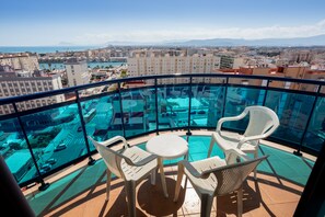 Minibar, in-room safe, desk, blackout drapes - Hotel Cibeles Playa (Gandia)