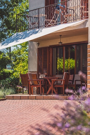 Terrace/patio. Hullám Villa