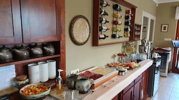 Free daily buffet breakfast