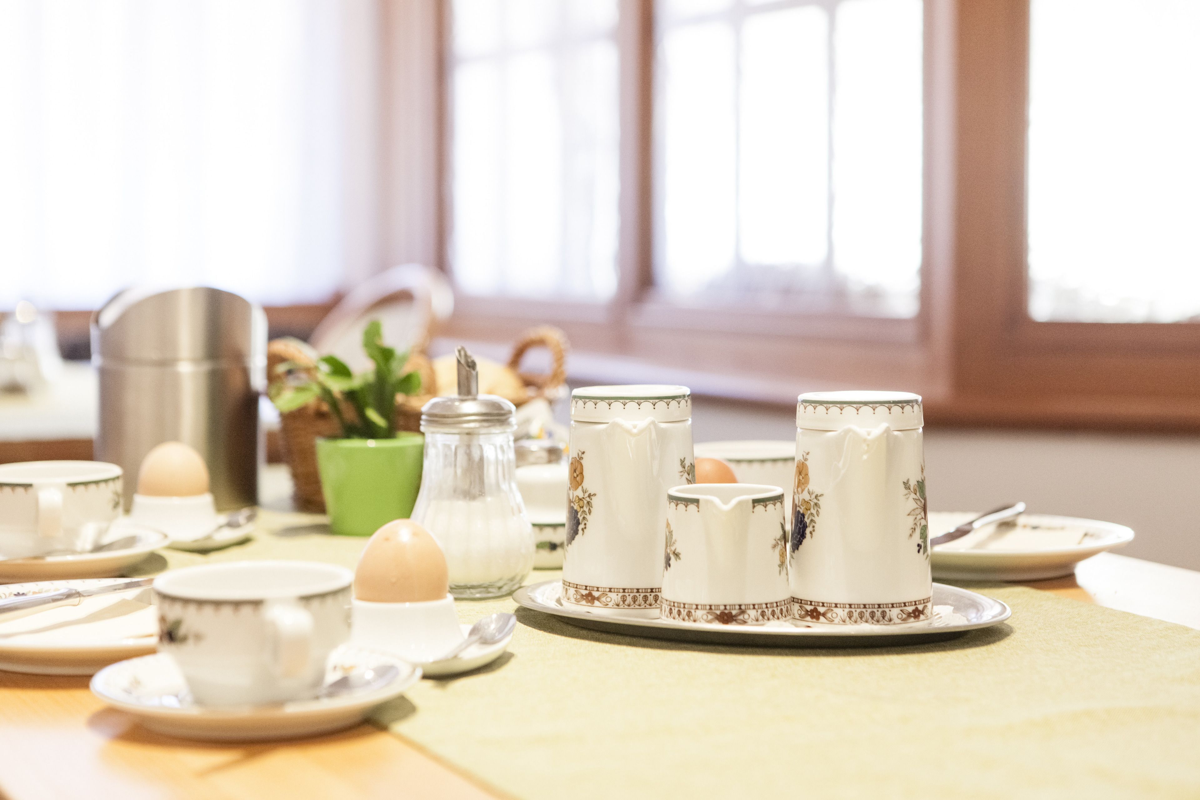 free daily self-service breakfast