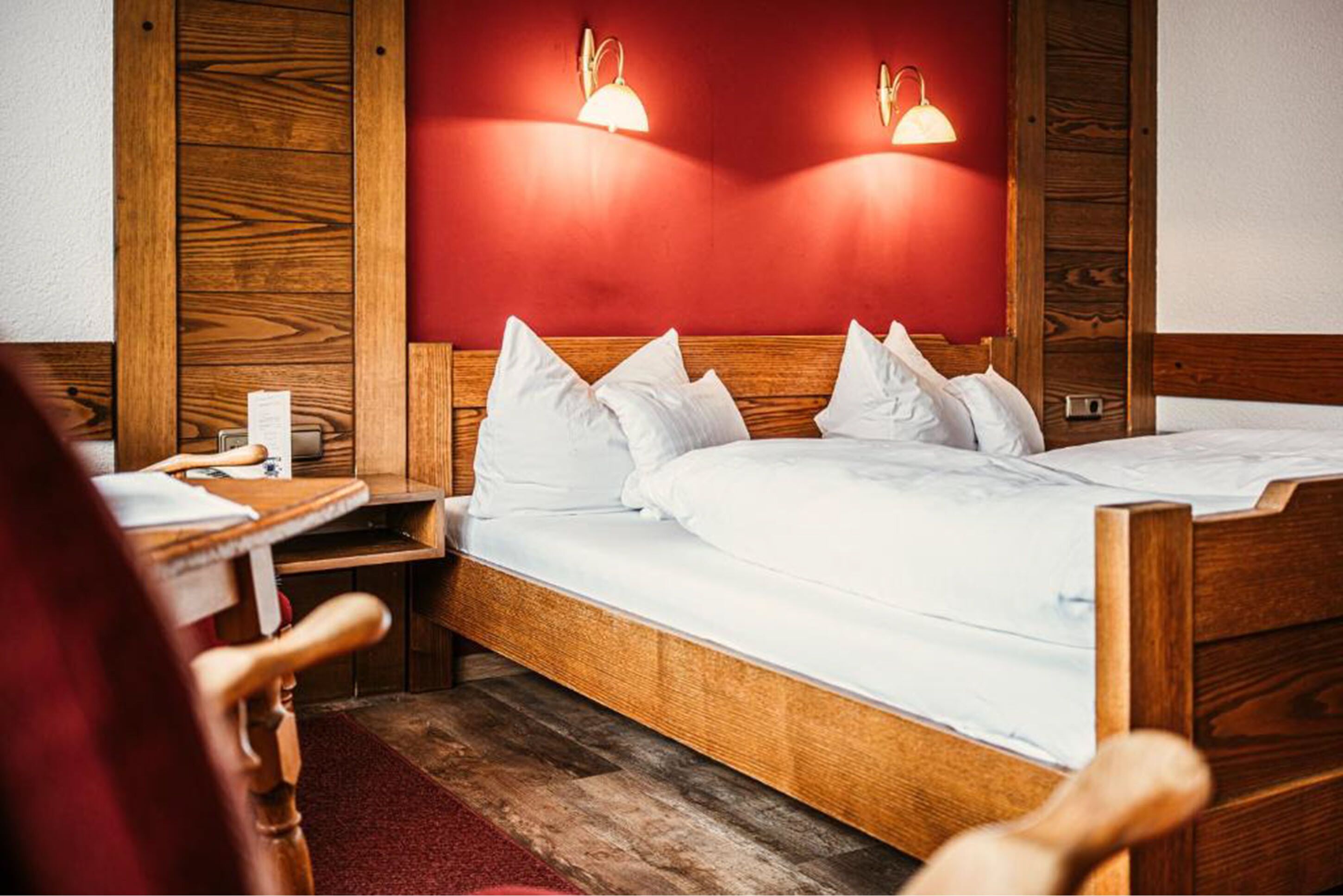 basic double room, 1 bedroom | in-room safe, desk, free wifi, bed sheets