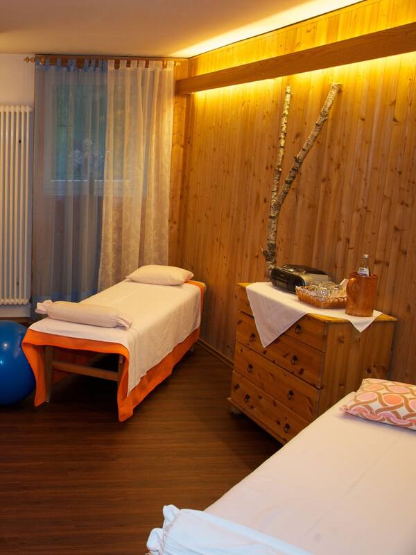 Hydrotherapie, Ganzkörperwickelbehandlung, Massage- und Behandlungsräume