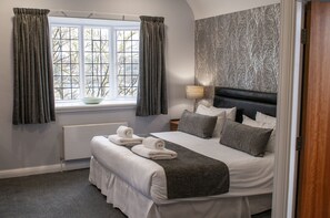 行政客房 (King) | 客房�内保险箱、办公桌、熨斗/熨衣板、免费婴儿床