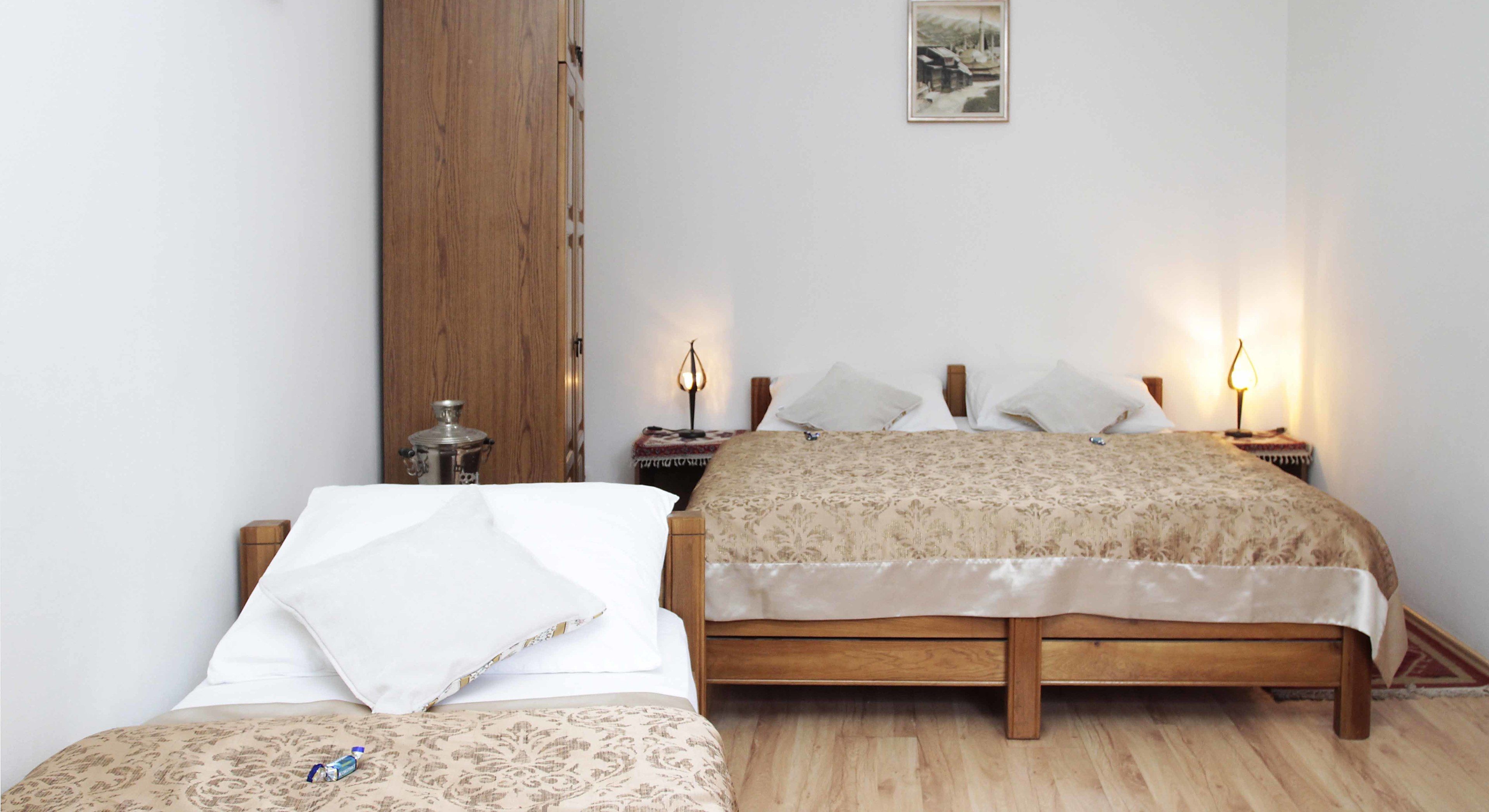 Triple Room | In-room safe, desk, blackout drapes, free cribs/infant beds